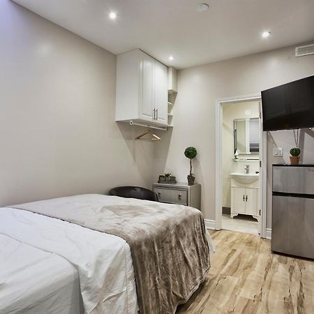 Toronto Rooms And Suites Dış mekan fotoğraf