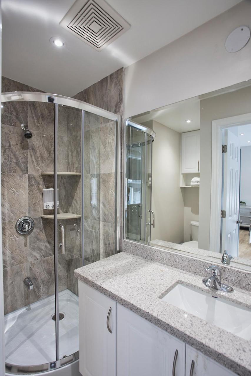 Toronto Rooms And Suites Dış mekan fotoğraf