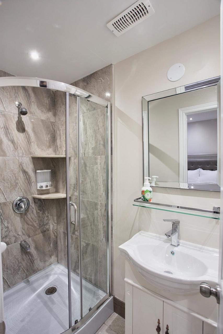 Toronto Rooms And Suites Dış mekan fotoğraf