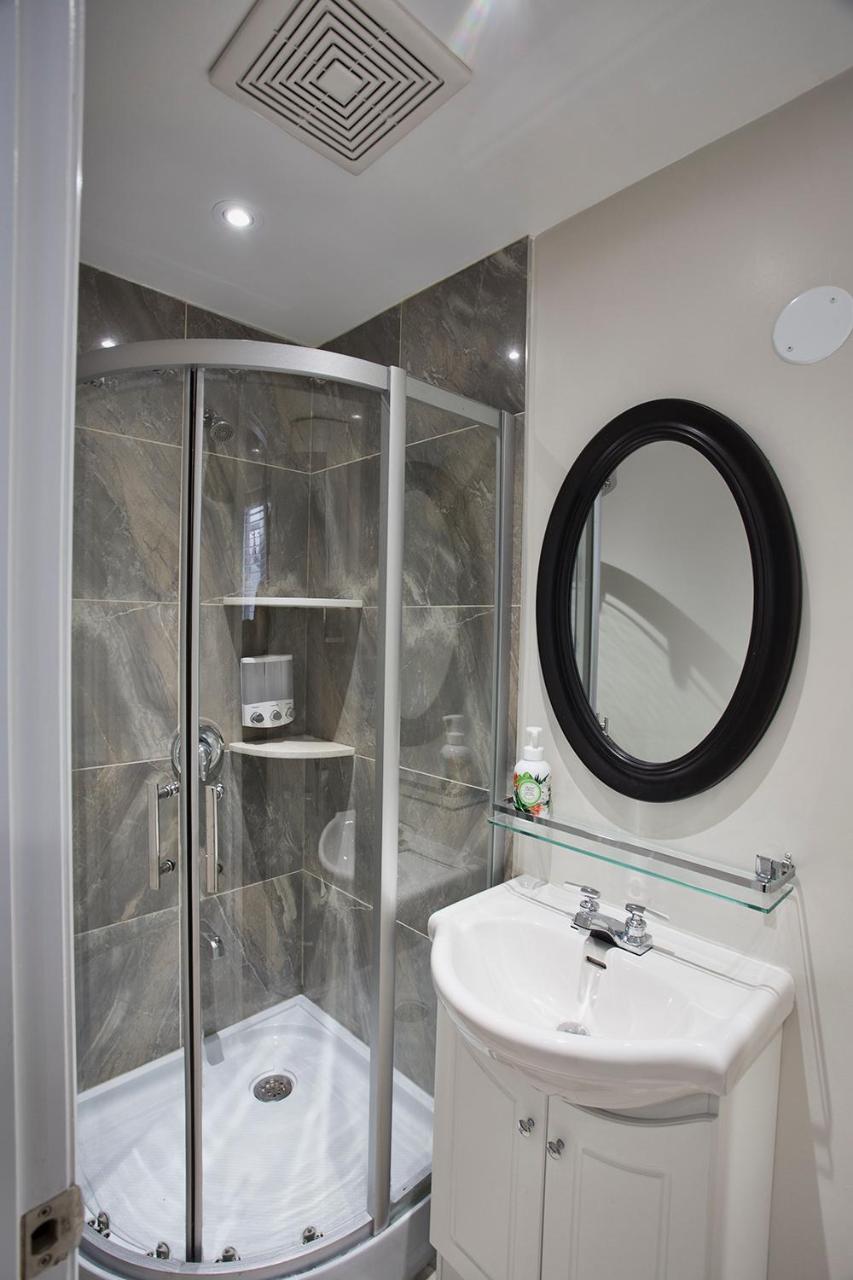Toronto Rooms And Suites Dış mekan fotoğraf