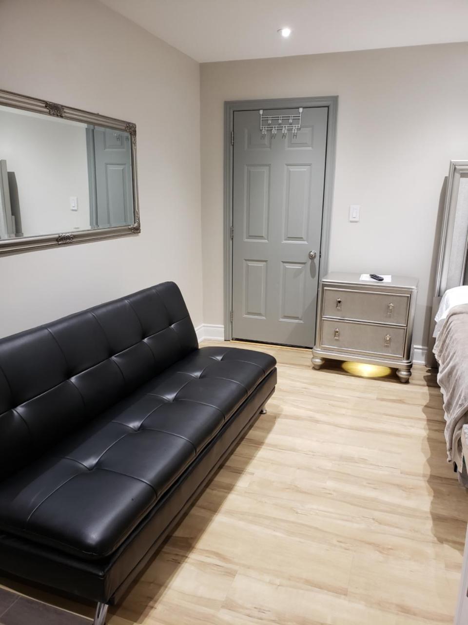 Toronto Rooms And Suites Dış mekan fotoğraf