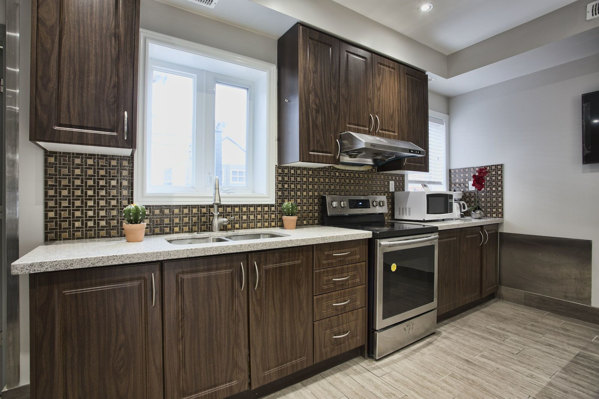 Toronto Rooms And Suites Dış mekan fotoğraf